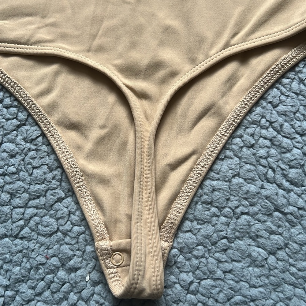 NWT Babaton Body Contour Bodysuit - Picture 6 of 6